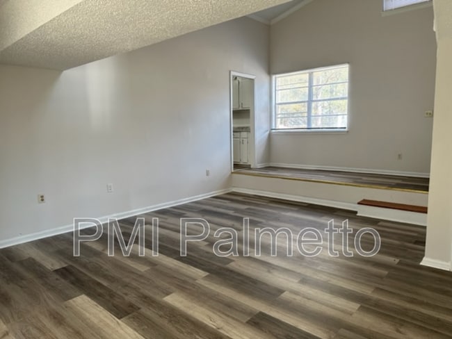 Photo - 106 Temple Walk Rd