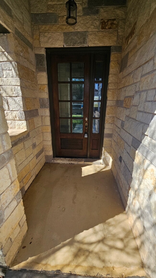 Photo - 1404 Zephyr Ln