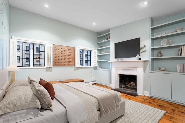 Photo - 555 Hudson St