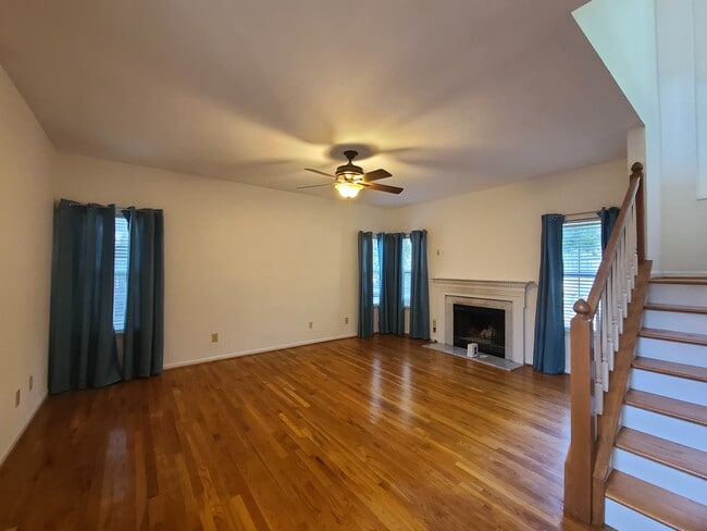 104 Cavalcade Dr
