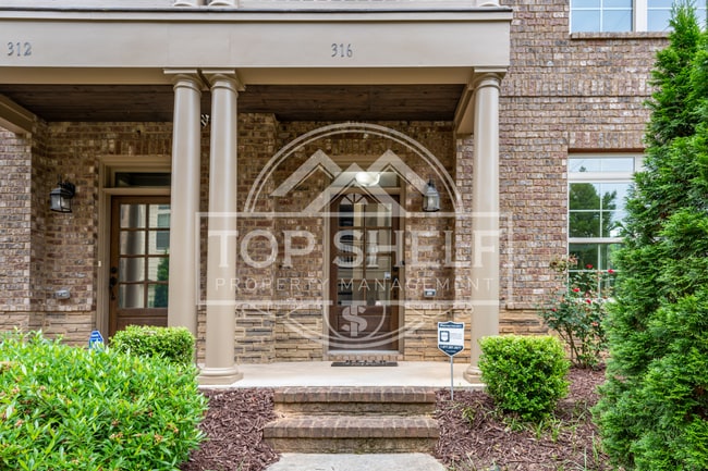 Photo - 316 Garland Woods Ct