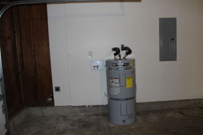 Photo - 3 Bed 2 Bath Hillsboro Ranch