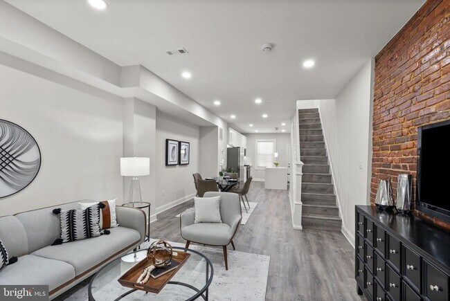 Photo - 518 N Lakewood Ave