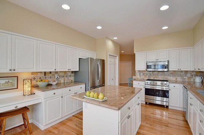 Photo - 5063 S Hillcrest Ln