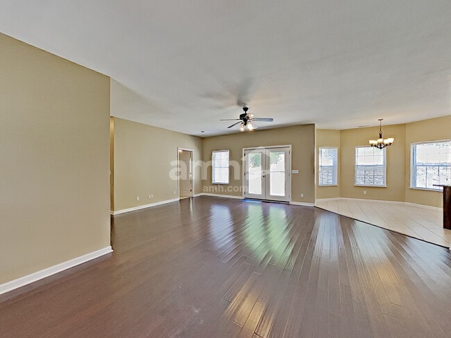 Photo - 1001 High Ridge Dr N