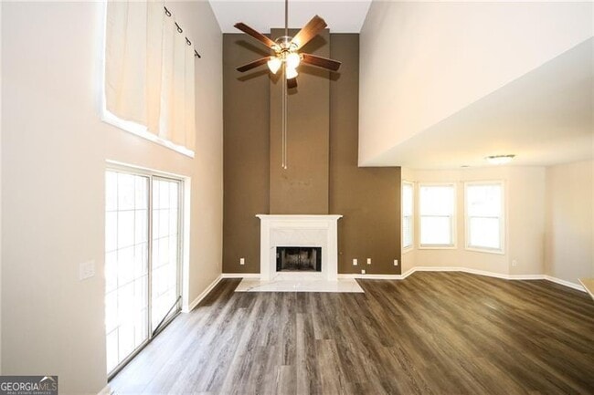Photo - 121 Stoneforest Dr