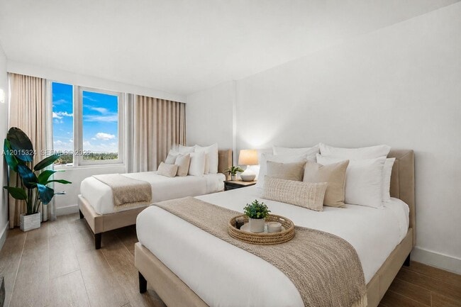 Building Photo - 2301 Collins Ave Unit 1128