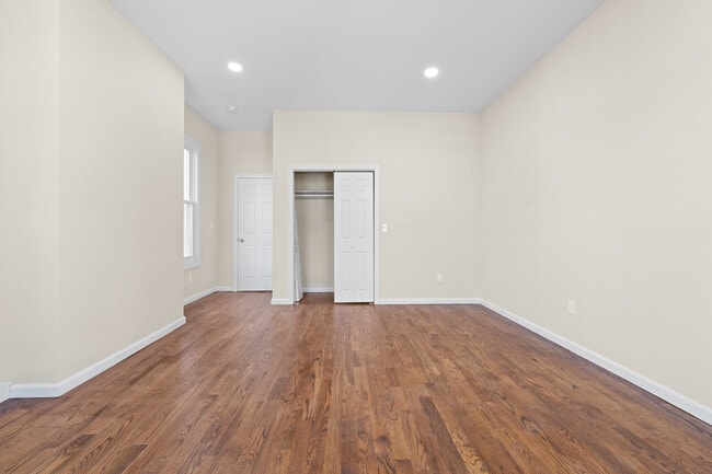 Photo - 460 S 6th Ave Unidad First floor