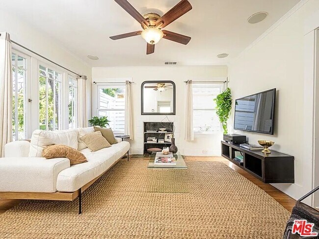 Photo - 2213 Arizona Ave