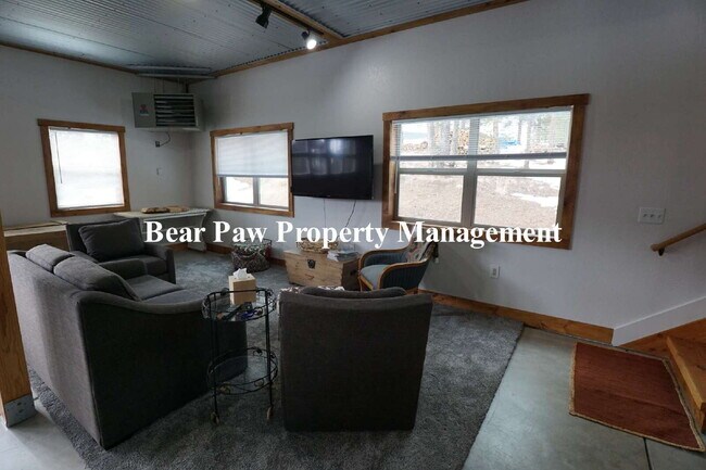 Photo - Super Cute, Short Term (SIX MONTHS) Fully Furnished Barndominum in Bailey!! Unidad Barn