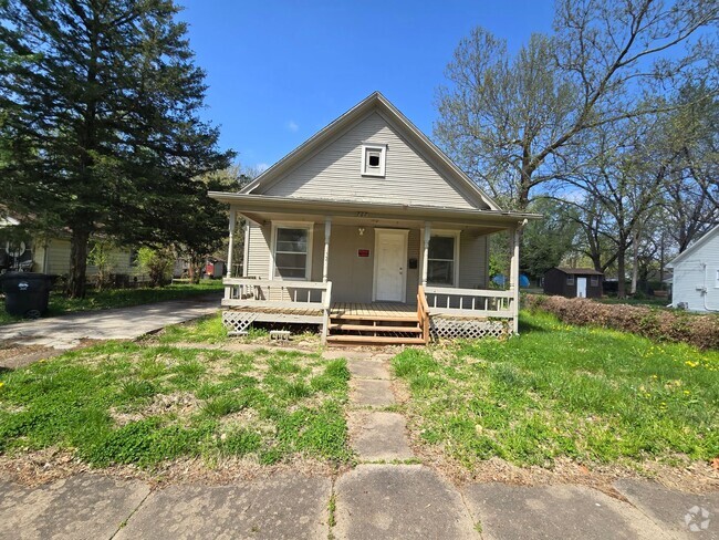 Building Photo - Quiet 2 bed 1 bath house!