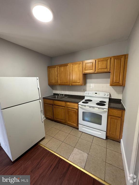 Building Photo - 125 W Logan St Rental