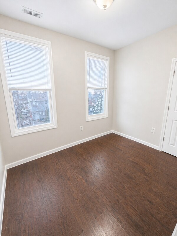 Photo - 296 N Clinton St