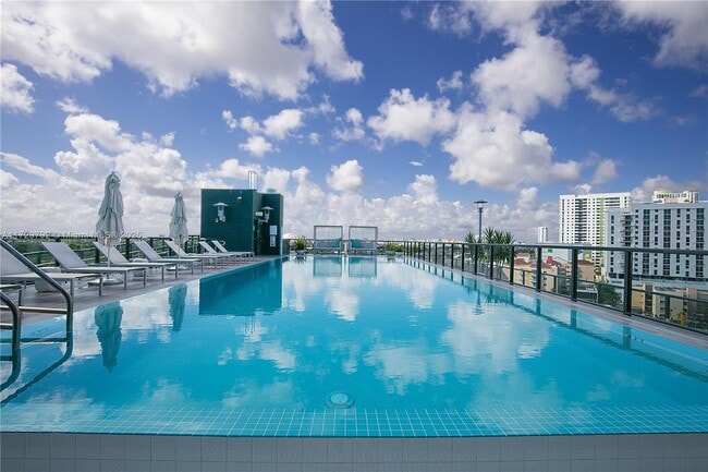 Photo - 201 SW 17th Rd Unidad 701