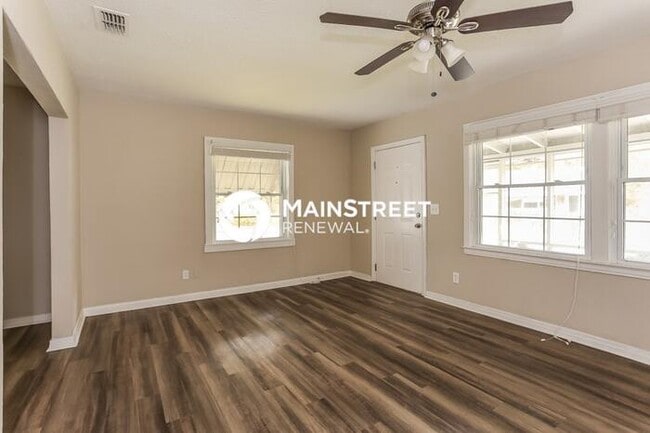 Photo - 3 Bedroom Pet-Friendly Home in Jacksonvill...