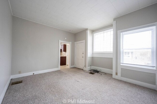 Building Photo - 298 N Water St Unit B