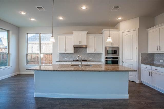 Photo - 7600 Clear Rapids Dr