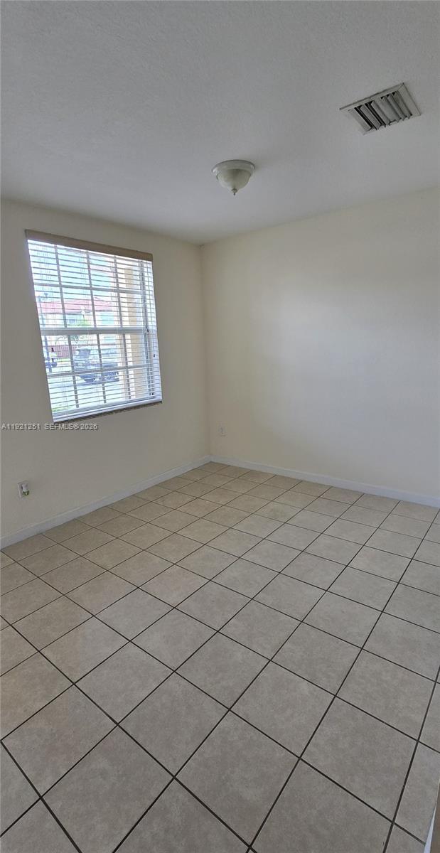 Photo - 3320 NE 13th Cir Dr