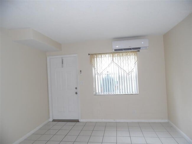 Photo - 7341 NW 37th St Unit 2