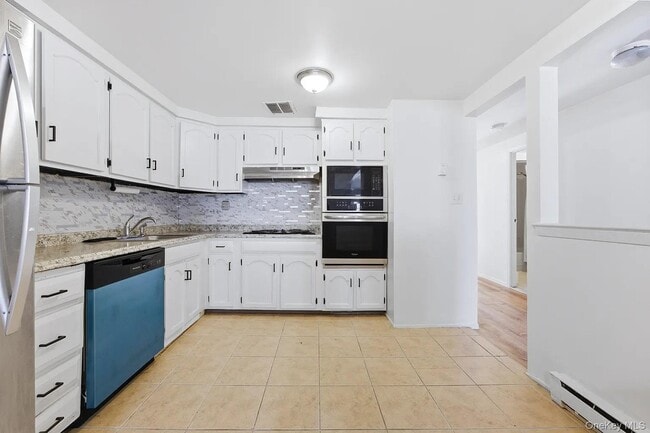 Photo - 13-27 Bell Blvd Unit 3