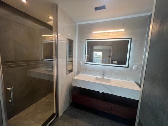 Photo - 1002 Shorewinds Dr