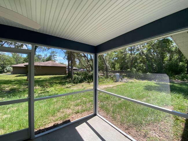 Photo - Custom Home - Desirable SE Ocala Neighborhood 3/2/2 **Won't Last**