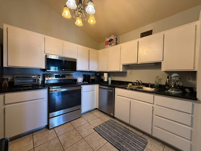 Photo - 2130 W Camino St