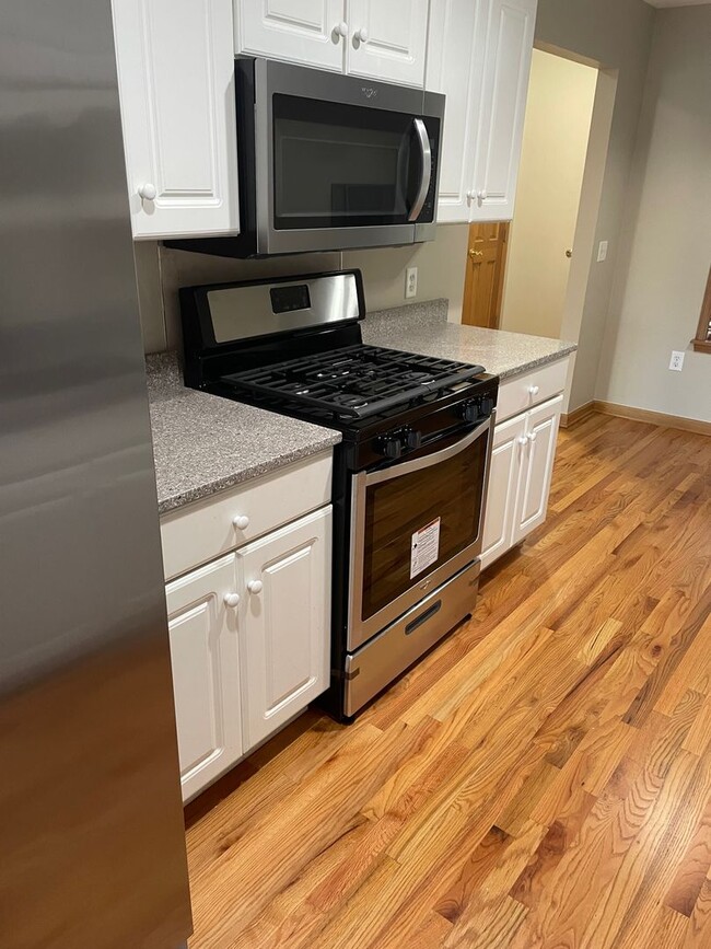 Photo - 288 Summerhaven Dr N