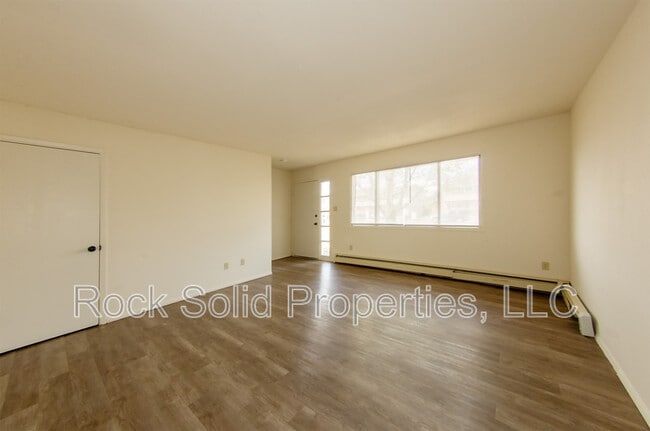 Photo - 4721 Hickory Pl