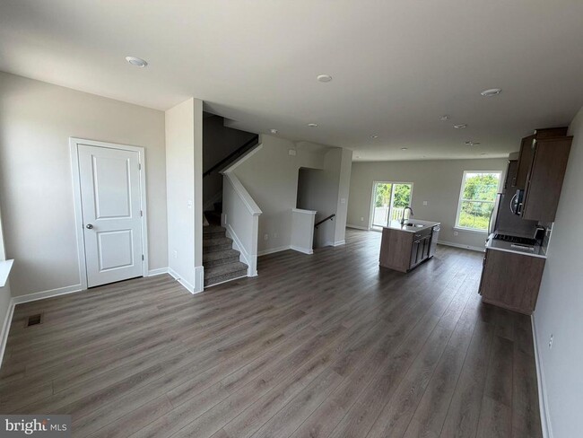 Photo - 368 Mingo Way