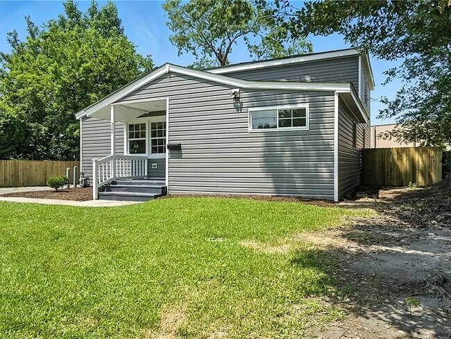 Photo - 322 Naval Base Rd Casa