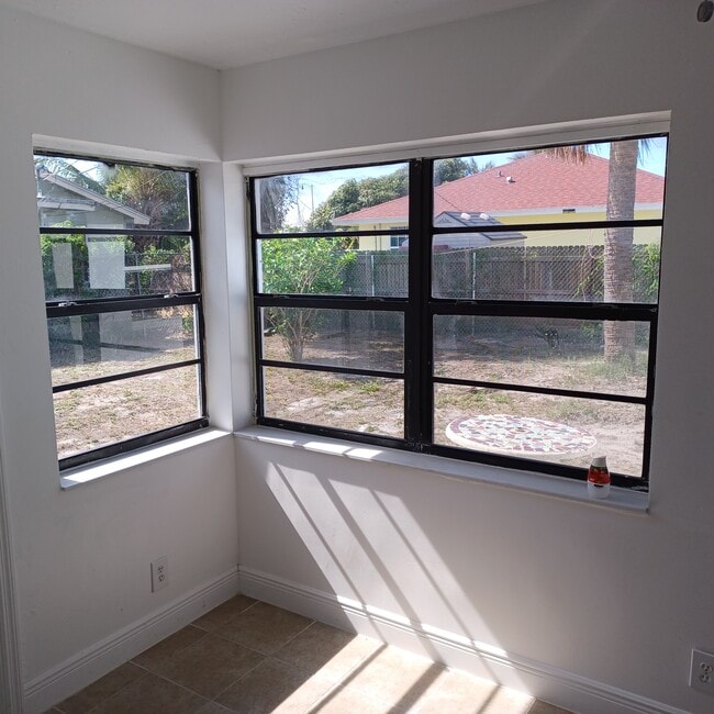 Photo - 618 58th St Unit A