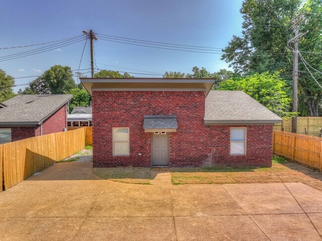 Building Photo - 1807 Jackson Ave