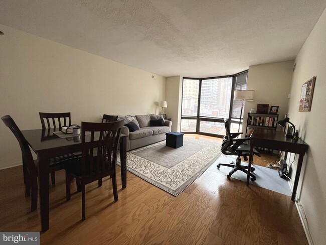 Photo - 2018-32 Walnut St Apartment Unit 7D