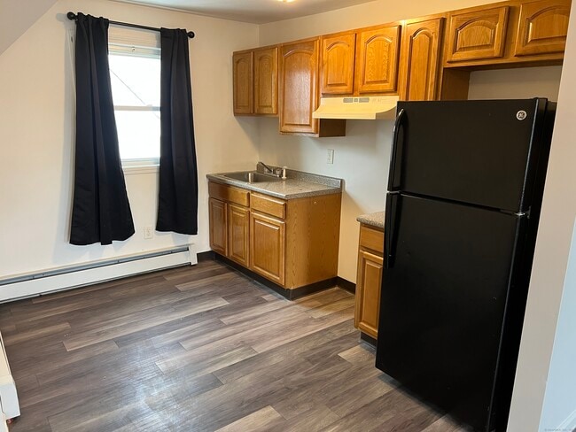 Building Photo - 4 Magnolia St Unit 3