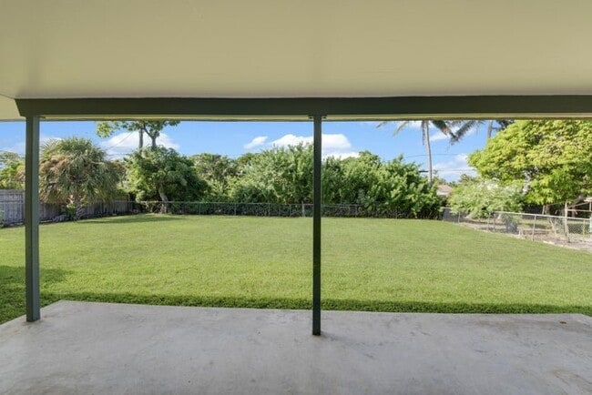 Photo - 2022 Collier Ave