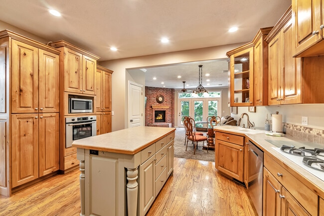 Photo - 1306 E 5250 S