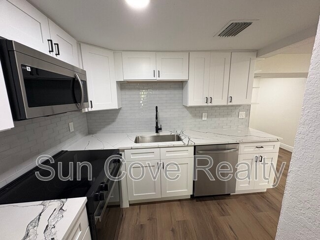 Photo - 807 E Genesee St