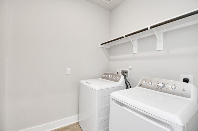 Building Photo - 21034 Shore Oak Dr