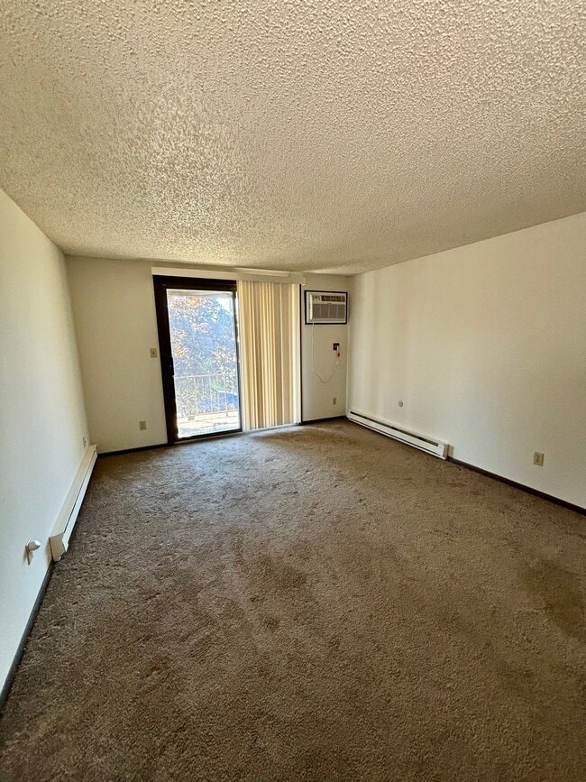 21-25 Barton Ct Unit 21-05