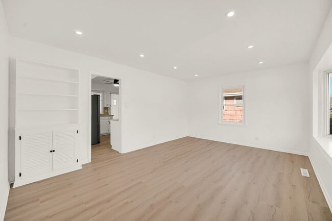 Photo - 3 Bedroom 1 Bathroom House for Rent!