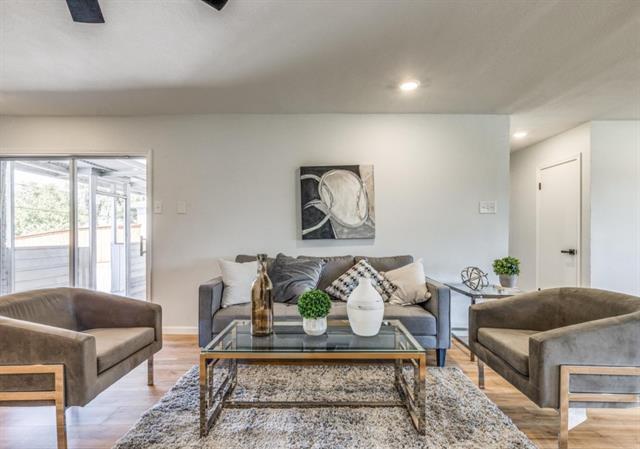 Photo - 8011 Woodhue Rd