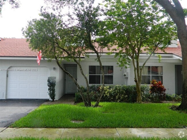 Building Photo - 6734 N Pine Island Rd Rental