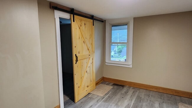 Photo - Four bedroom house available now  in Bradf...