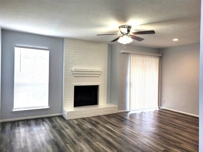 Photo - 3919 Fairmont Pkwy Unit 180