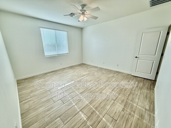 Photo - 15831 W Jomax Rd