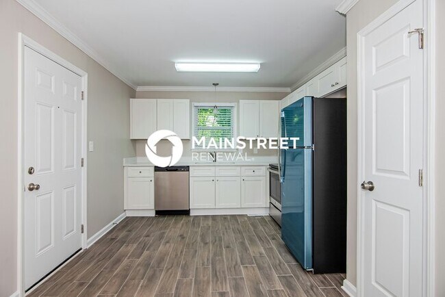Photo - 3 Bedroom Pet-Friendly Home in Gastonia, NC with Main Street Renewal