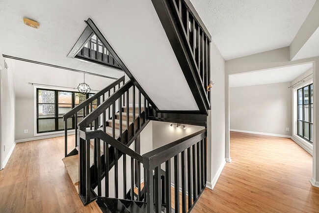 Photo - 670 Highland Ct