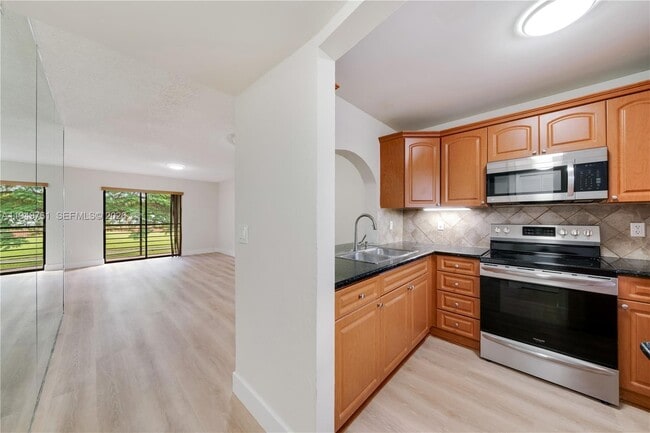 Photo - 14847 SW 104th St Unit 10-203