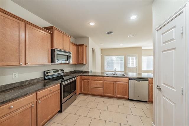 Photo - 643 Alexander St